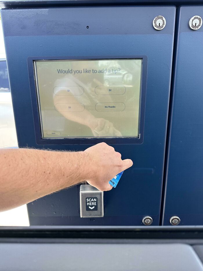 DIY Mister Car Wash In Florida Asked Me For A Tip.. It’s An Automated Car Wash And You Have To Vacuum And Clean The Car Yourself. People Work There But Don’t Do Anything But Ask If You Want To Sign Up For The Monthly Club. Tip Or No Tip?!