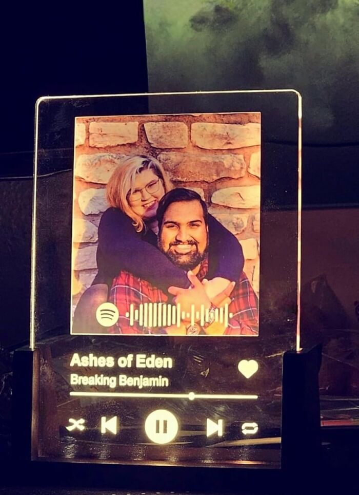 Capture The Soundtrack Of You And Your Boo With This Spotify-Inspired Plaque That's As Personalized As Your Top Plays—selfies And Sweet Tunes, Yes Please!