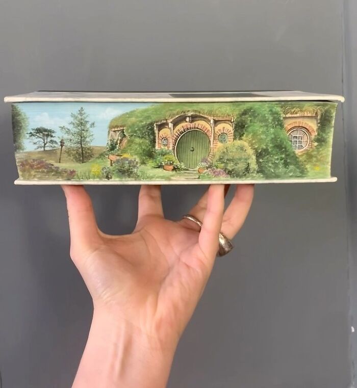 This Talented Artist Makes Beautiful Paintings On The Edges Of Books