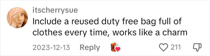 “Works Like A Charm”: Traveler Shares How She Brings So Much Stuff On Airplane Without Paying Extra “Works Like A Charm”: Traveler Shares How She Brings So Much Stuff On Airplane Without Paying Extra