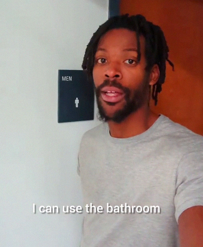 Guy Shares That He Lives In A Storage Unit, Because It's Much Cheaper Than An Apartment Guy Shares That He Lives In A Storage Unit, Because It's Much Cheaper Than An Apartment