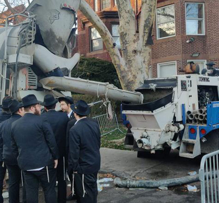 Riot Unfolds As Police Obstruct Orthodox Men’s Secret Underground Tunnel In Brooklyn Synagogue