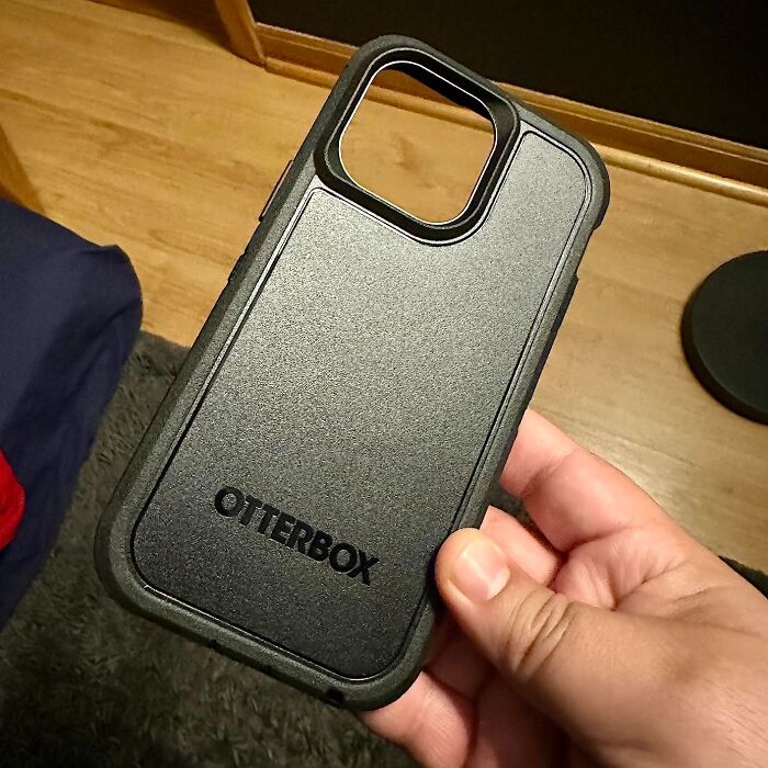 For True Unbreakable Safety: The Otterbox Defender Series Xt Case In Black Isn't Just A Look; It's A Lifestyle For Your Phone. Screenless Profile, Unrivaled Ruggedness, And Magsafe Readiness — This Case Is A Lanyard Away From Legendary.