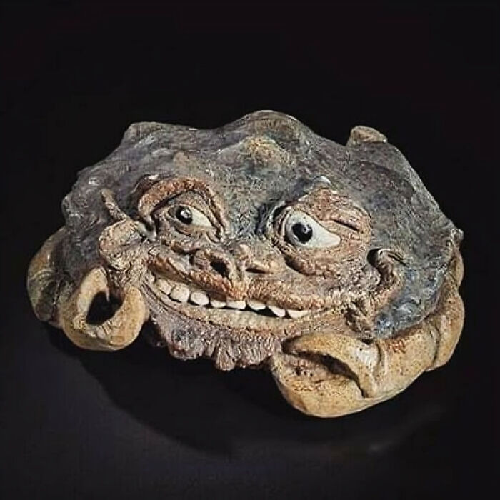 Late Victorian Art Pottery Known As Martinware, Which Depicts A Horrifying Crab With A Grotesque Human Face. Made By Robert Wallace Martin In June 1880, From Salt-Glazed Stoneware