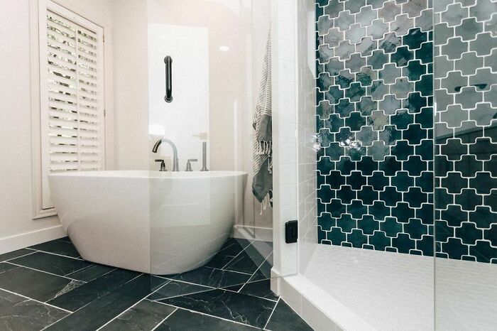 Bathroom with different size tiles