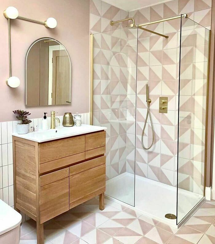 Geometric patterns bathroom
