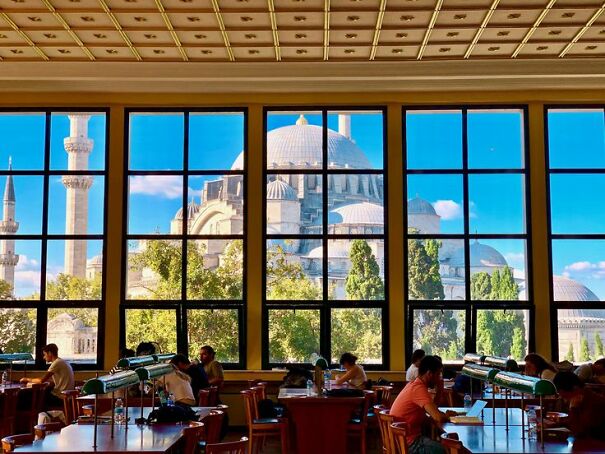 Istanbul_University_Faculty_of_Economics_Library-65b1be7d47847.jpg