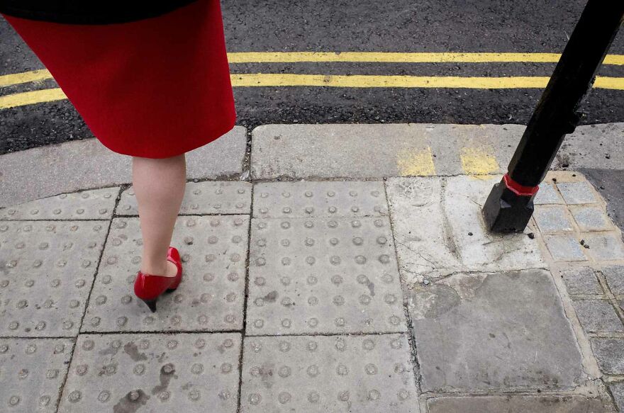 The Art Of Photographing Coincidences In The Streets By Pau Buscató (New Pics)