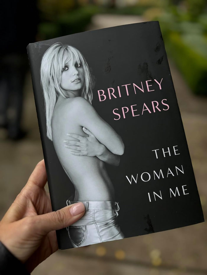 MEMOIR & AUTOBIOGRAPHY: The Woman In Me By Britney Spears