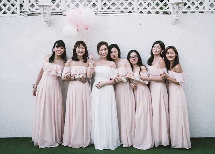 Bride Wants Her Bridesmaids To Pay $250 For Their Dresses But They Refuse, Drama Ensues Bride Wants Her Bridesmaids To Pay $250 For Their Dresses But They Refuse, Drama Ensues