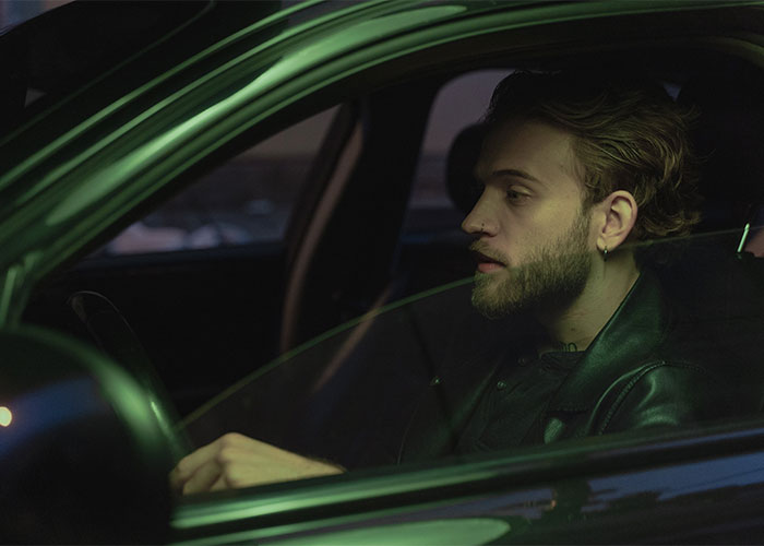 Guy Leaves His GF In A Hotel In Another State After Learning She Cheated, Asks If It Was Wrong Guy Leaves His GF In A Hotel In Another State After Learning She Cheated, Asks If It Was Wrong