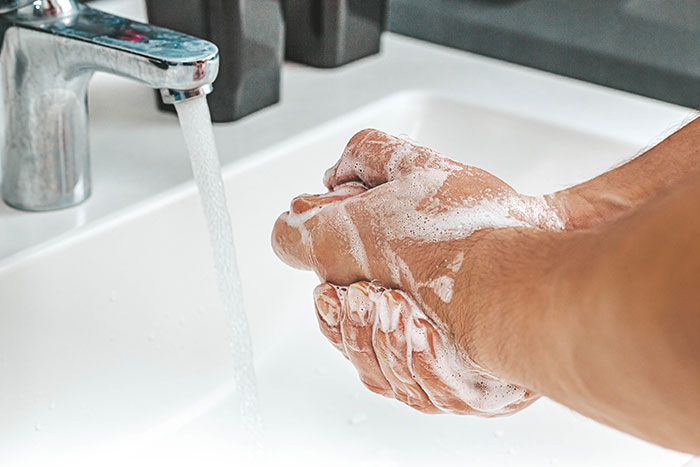 31 Common Hygiene Mistakes Everyone Should Be Aware Of For The Greater Good Of The Population