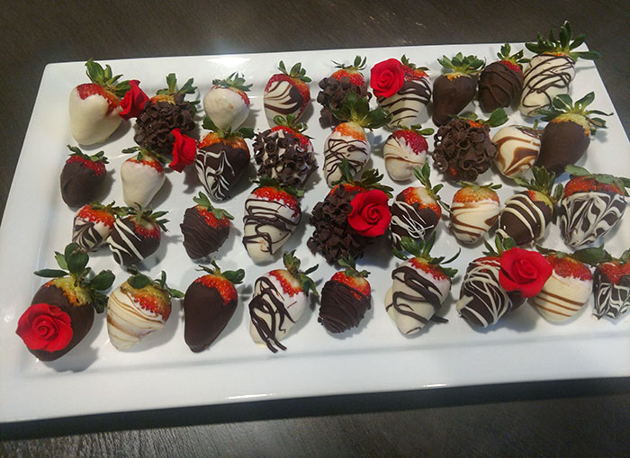 My Pregnant Wife Wanted Chocolate-Covered Strawberries. They Cost Too Much, So I Made My Own And A Lot More Of Them