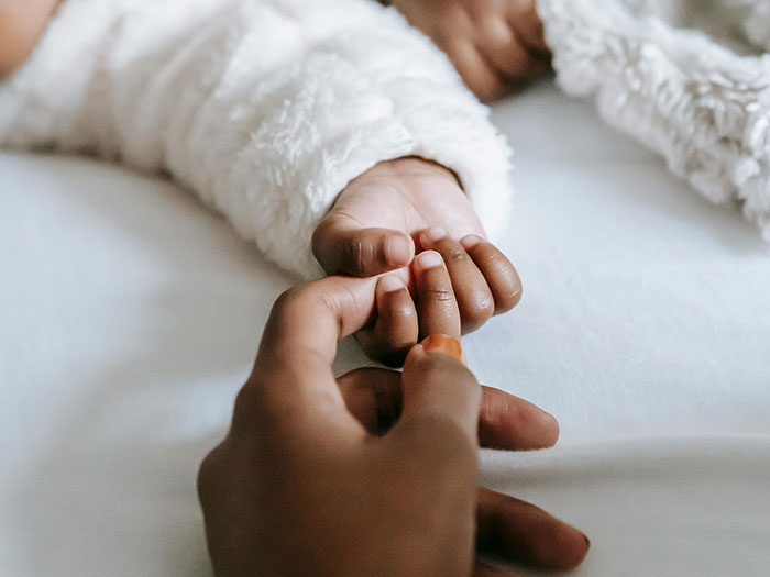 Woman Gives Birth Alone After Her Fiancé Takes The Side Of His 'Female Best Friend' Woman Gives Birth Alone After Her Fiancé Takes The Side Of His 'Female Best Friend'