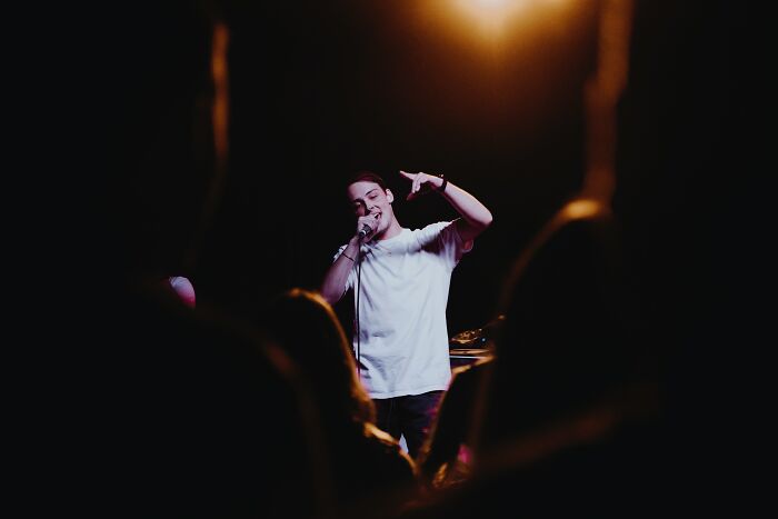 Employee Gets Fired For His Stand-Up Jokes, Takes Legal Action Against The Company And Wins Employee Gets Fired For His Stand-Up Jokes, Takes Legal Action Against The Company And Wins