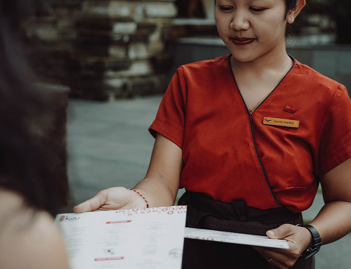 Former Server Lists Things She Will Not Be Tipping For In 2024, And Many People Agree Former Server Lists Things She Will Not Be Tipping For In 2024, And Many People Agree