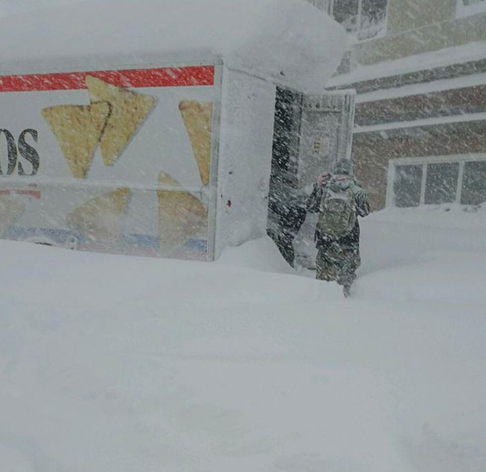 Doritos Truck Getting Robbed In Buffalo After Getting Stuck And Then Abandoned In The Snow