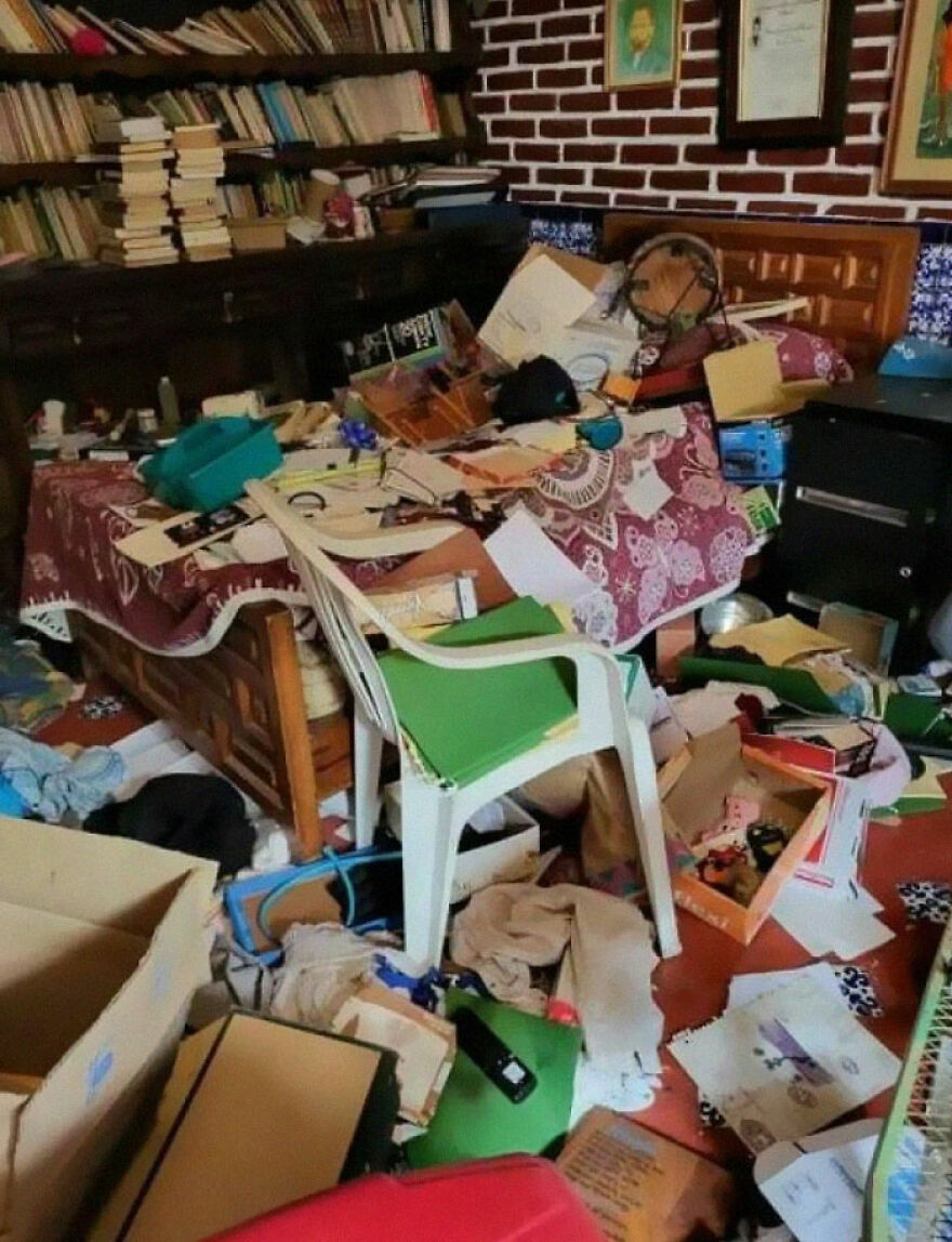 Stepmoms Mothers House Was Looted, They Took Everything, Even The Lights