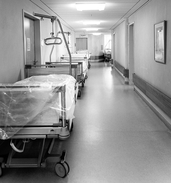 "I Made A Mistake": 30 Haunting Last Words Medical Professionals Heard From Their Patients