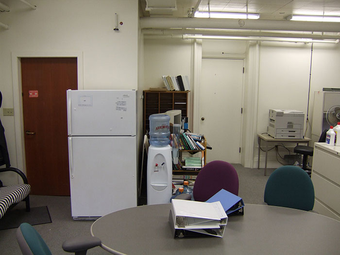 Person Exposes Office Food Thief With A Planted Lunch Burrito: “He Immediately Threw Up” Person Exposes Office Food Thief With A Planted Lunch Burrito: “He Immediately Threw Up”