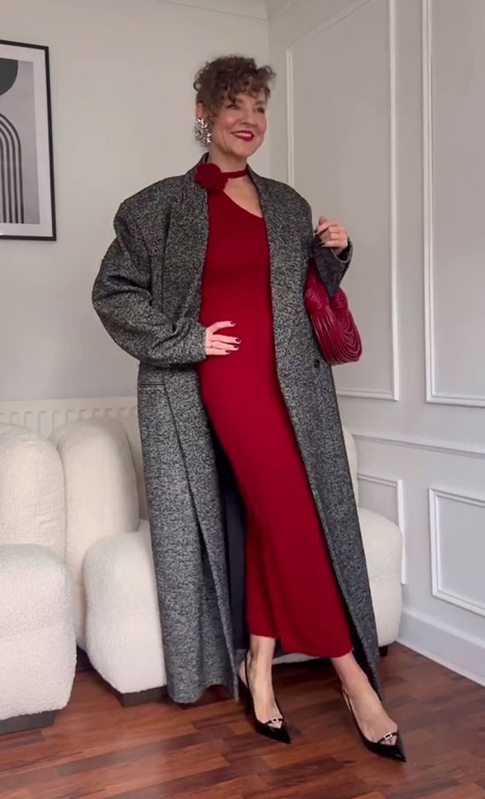 58-Year-Old Woman Loves See-Through Skirts, Wears Them With Confidence, Defying The Stereotypes 58-Year-Old Woman Loves See-Through Skirts, Wears Them With Confidence, Defying The Stereotypes