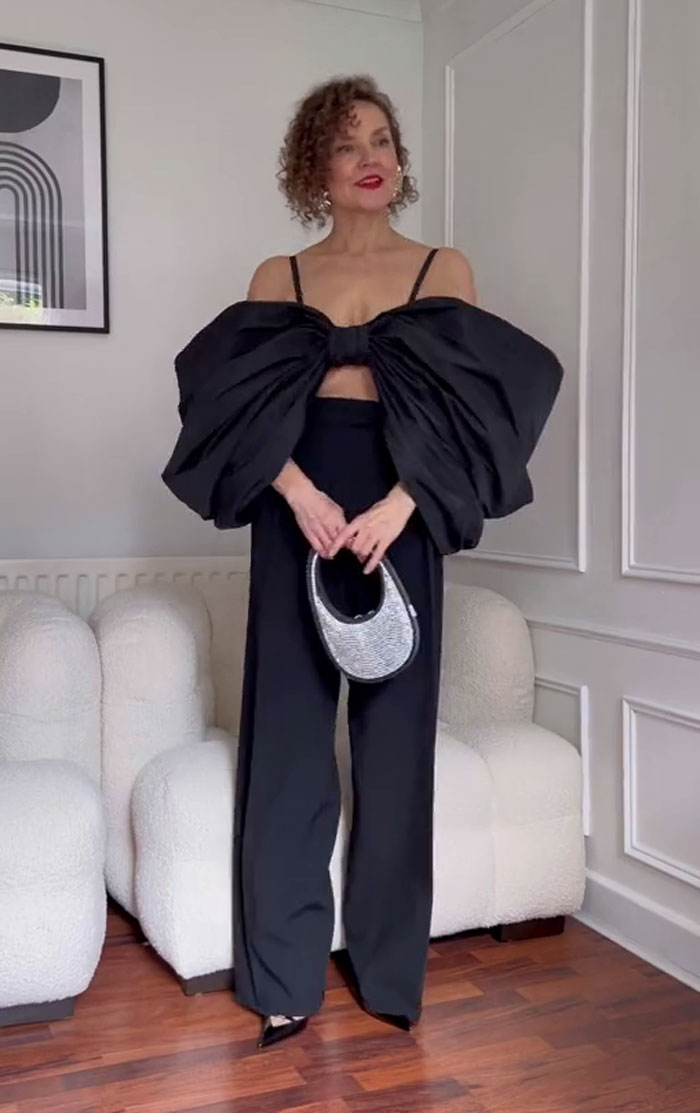 58-Year-Old Woman Loves See-Through Skirts, Wears Them With Confidence, Defying The Stereotypes 58-Year-Old Woman Loves See-Through Skirts, Wears Them With Confidence, Defying The Stereotypes