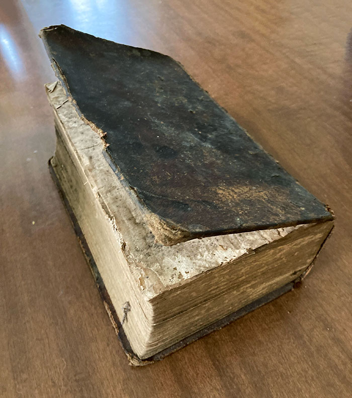 My Dad Owns A 200-Year-Old House, And Just Found An Old Bible In The Attic