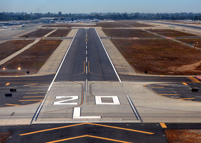 35 Airports Pilots Would Rather Never Land In If They Could Choose