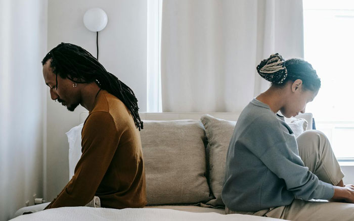 Husband Tells Wife To Stop Body-Shaming Him Or He Will Do The Same To Her, She's Left In Tears Husband Tells Wife To Stop Body-Shaming Him Or He Will Do The Same To Her, She's Left In Tears