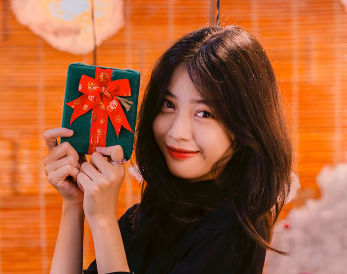 “His Anger Was Out Of Line”: Dad Wants Daughter To Deposit Christmas Check, Loses It As She Doesn’t “His Anger Was Out Of Line”: Dad Wants Daughter To Deposit Christmas Check, Loses It As She Doesn’t