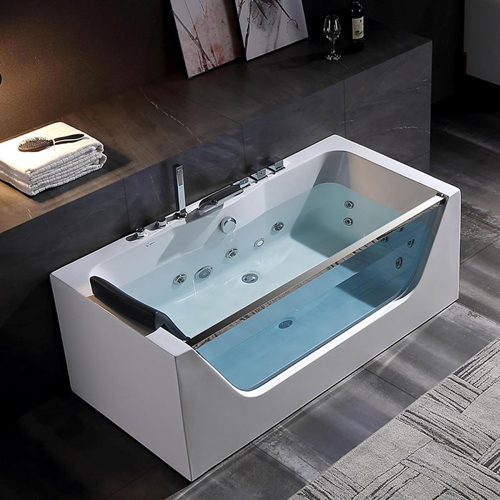Image of white bath full of water