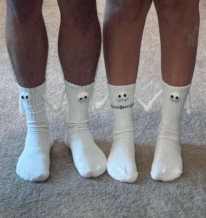  Magnetic Holding Hands Socks - Perfect For Gifting To Your Special Man, Spreading Joy At Every High Five And Keeping Your Feet Connected Just Like Your Hearts