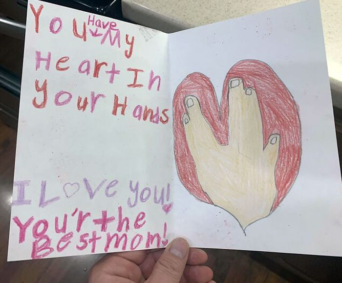 My 4th-Grade Stepdaughter Made A Valentine's Card For Mom