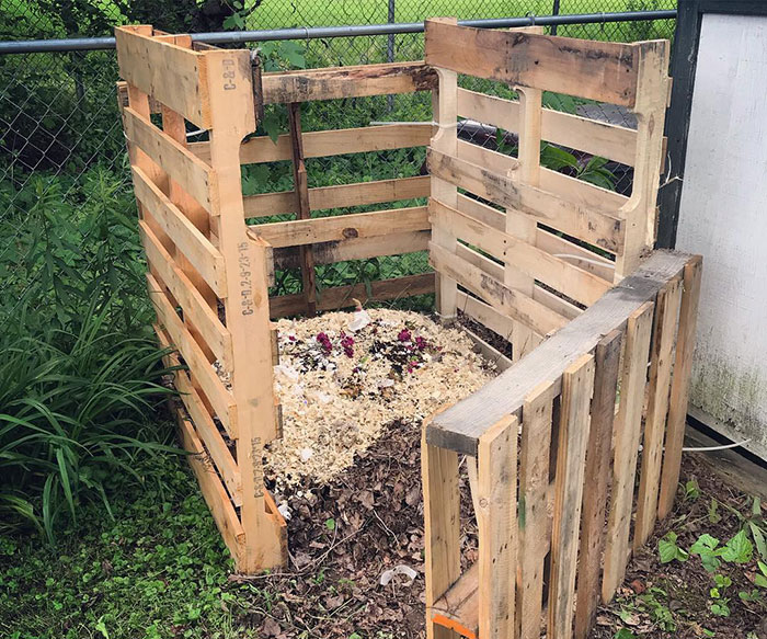DIY wooden pallet composting box 