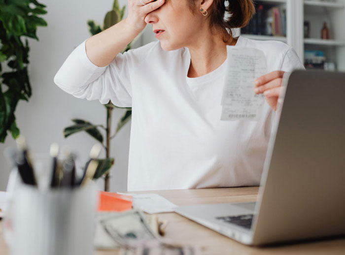 Millennial With 3 Jobs Confesses She’s Drowning Financially, Wants To Know If She’s The Problem