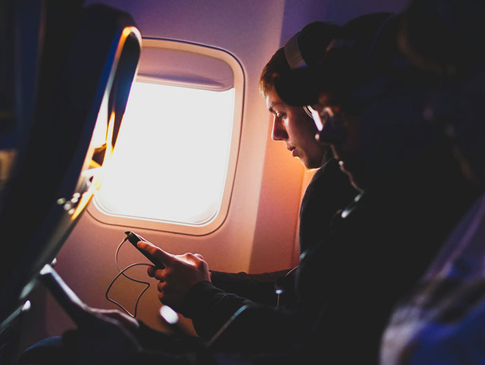 Plane Passenger Doesn’t Want Another Guy To Occupy The Seat They’ve Paid To Keep Empty, Drama Ensues Plane Passenger Doesn’t Want Another Guy To Occupy The Seat They’ve Paid To Keep Empty, Drama Ensues