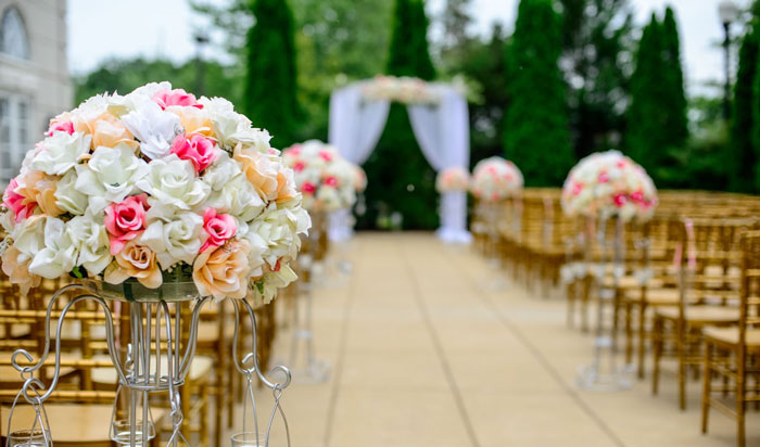 "Always Read The Wedding Invitation Small Print": 2 Guests Leave Wedding Mortified "Always Read The Wedding Invitation Small Print": 2 Guests Leave Wedding Mortified