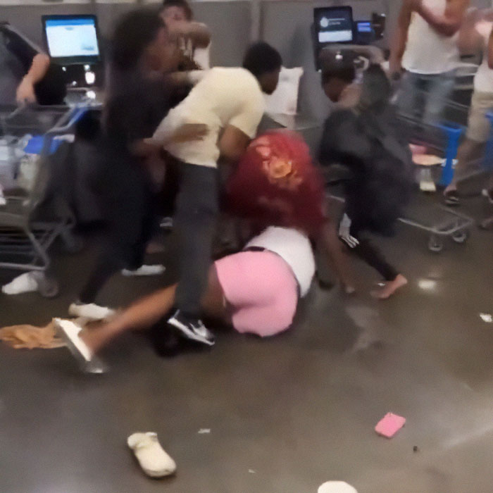 Violent Scene Captured At Walmart Store Is Compared To Post-Apocalyptic Film Online Violent Scene Captured At Walmart Store Is Compared To Post-Apocalyptic Film Online
