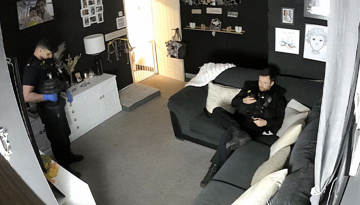 Woman Who Went Missing Finds CCTV Of Police Spending Hours Watching Netflix And Using Dumbbells Woman Who Went Missing Finds CCTV Of Police Spending Hours Watching Netflix And Using Dumbbells