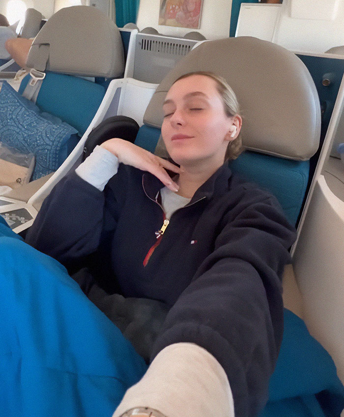 Mom Feels Guilty After Leaving Baby In Economy While She Flies Business Mom Feels Guilty After Leaving Baby In Economy While She Flies Business