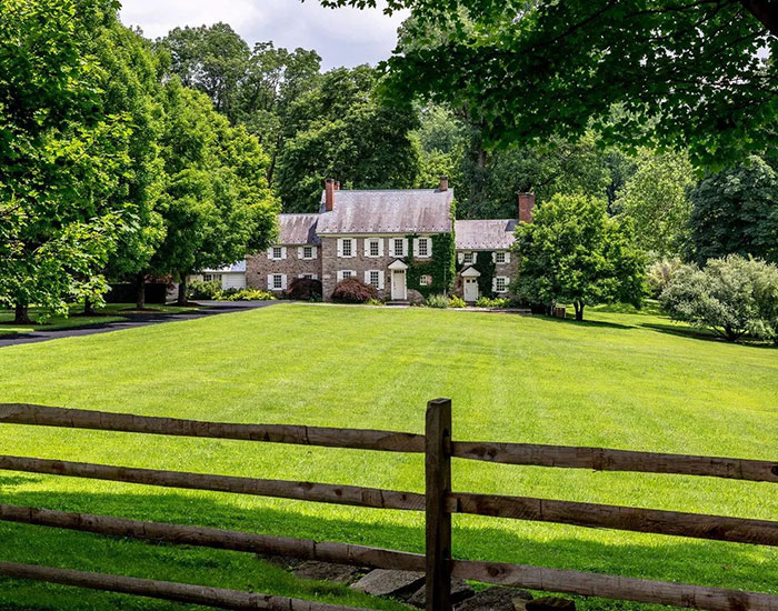 Bradley Cooper Gets Serious With Gigi Hadid, Buys $6 Million Country Estate Near Model’s Mom