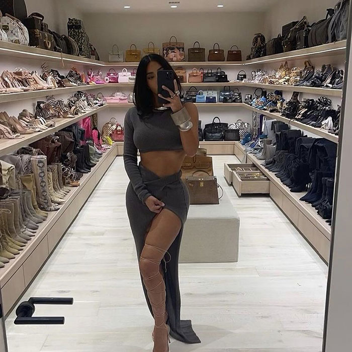 Old Habits Die Hard: Kim Kardashian Still Sells Items From Closet, But Latest Piece Sparks Fury Old Habits Die Hard: Kim Kardashian Still Sells Items From Closet, But Latest Piece Sparks Fury