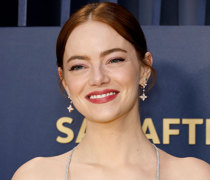 Fans Are Applauding Emma Stone For How She Handled Losing The SAG Award To Lily Gladstone