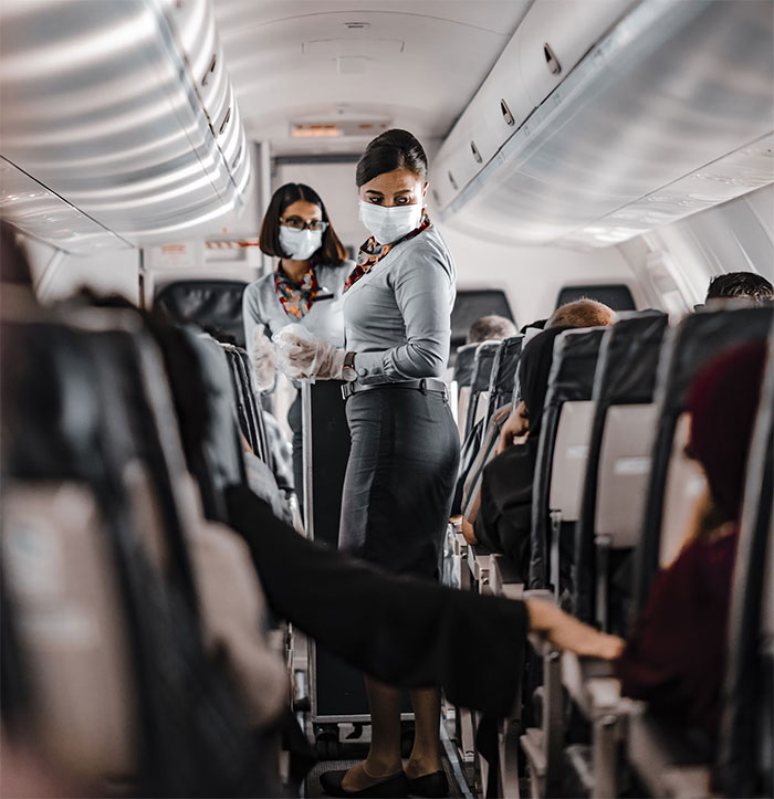 34 Common Etiquette Mistakes To Avoid On Your Next Flight, As Told By Frequent Fliers