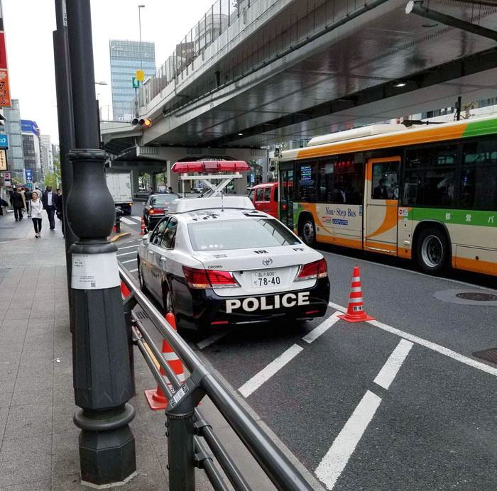 Japanese Police Cars Can Raise Their Blinking Lights To Be More Visible