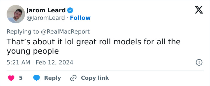 People Actually Think Ice Spice Was Making “Demonic” Gestures At The Super Bowl People Actually Think Ice Spice Was Making “Demonic” Gestures At The Super Bowl