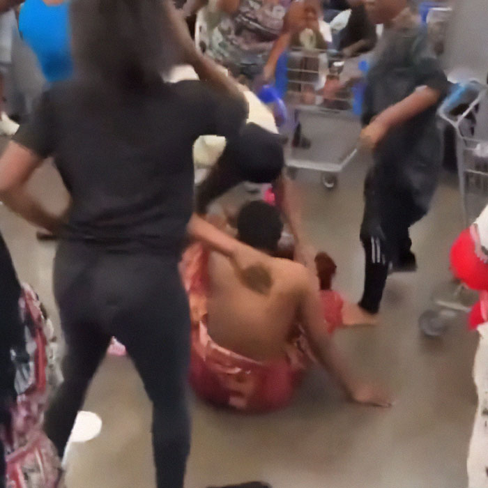 Violent Scene Captured At Walmart Store Is Compared To Post-Apocalyptic Film Online Violent Scene Captured At Walmart Store Is Compared To Post-Apocalyptic Film Online