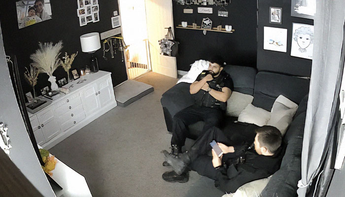 Woman Who Went Missing Finds CCTV Of Police Spending Hours Watching Netflix And Using Dumbbells Woman Who Went Missing Finds CCTV Of Police Spending Hours Watching Netflix And Using Dumbbells