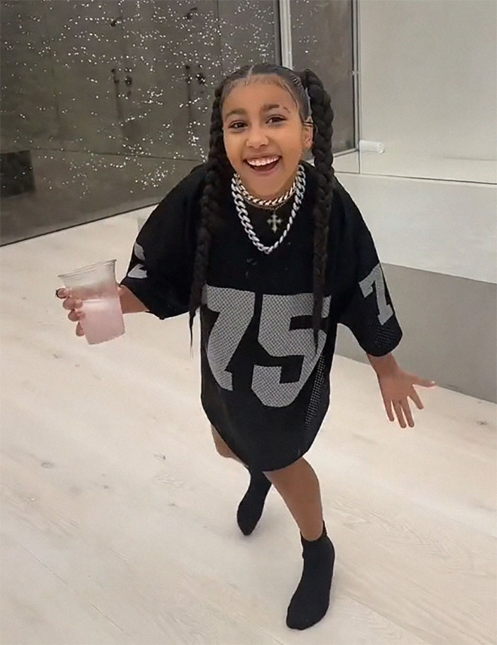 “North West On The Guitar?“: People Don’t Recognize H.E.R. During Usher’s Super Bowl Show