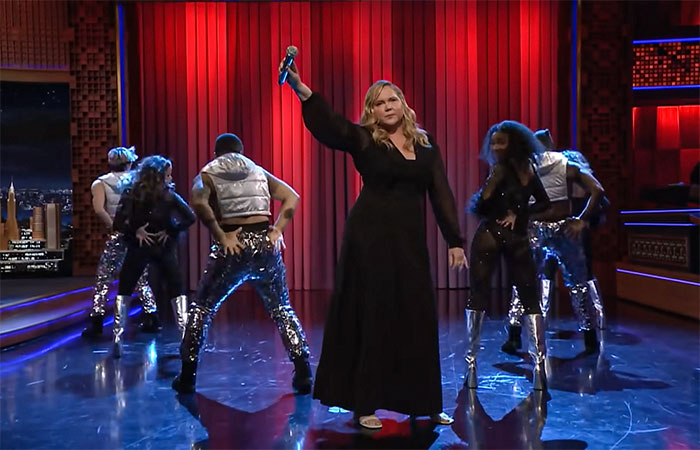 “I Feel Strong And Beautiful”: Amy Schumer Responds To Body-Shaming Trolls In Powerful Post “I Feel Strong And Beautiful”: Amy Schumer Responds To Body-Shaming Trolls In Powerful Post